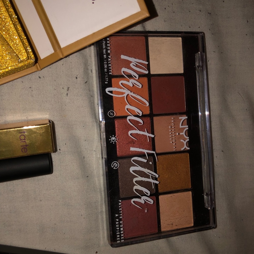 Makeup bundle - Picture 5 of 6